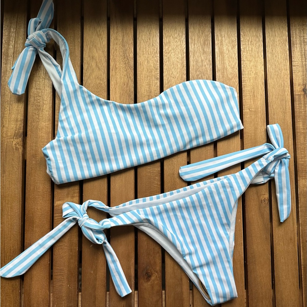Haute swimwear bikini